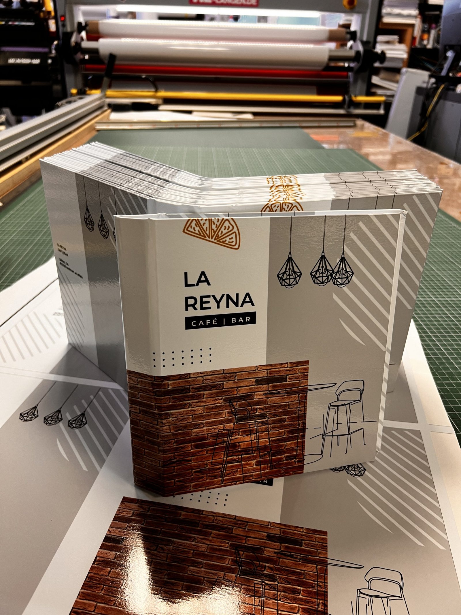 Unsere Reise zur Erstellung der Getränkekarte für La Reyna Cafe Bar Frankfurt